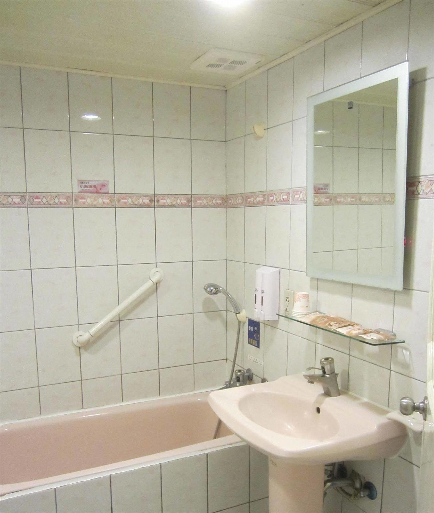 Sin Fu Business Hotel Taichung Exteriör bild